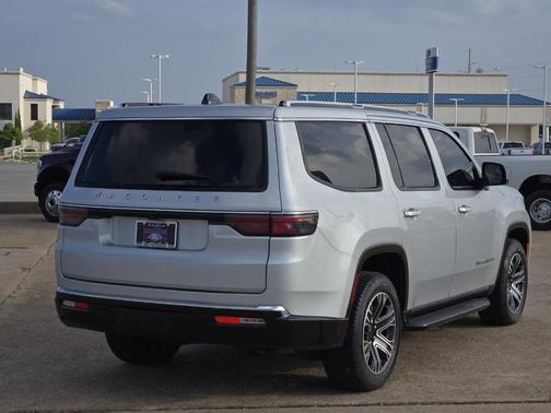 2024 Jeep Wagoneer Base