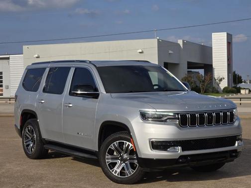 2024 Jeep Wagoneer Base