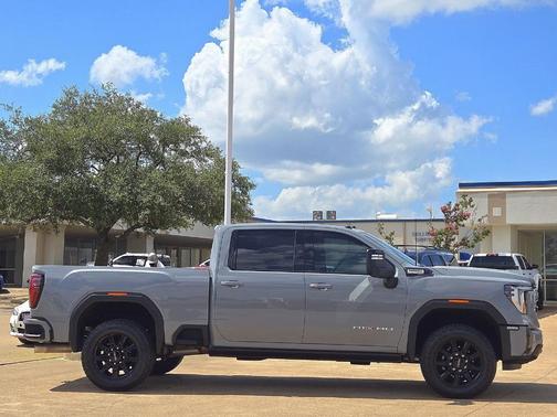 2025 GMC Sierra 2500 AT4