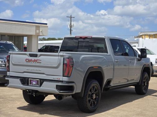 2025 GMC Sierra 2500 AT4