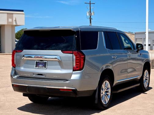 2024 GMC Yukon SLT