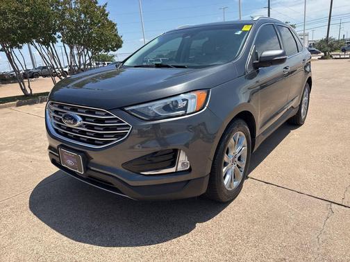 Magnetic 2019 Ford Edge Titanium
