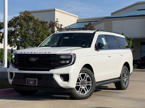 Star White Metallic Tri-Coat 2026 Ford Expedition Active