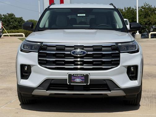 White Metallic 2026 Ford Explorer Active