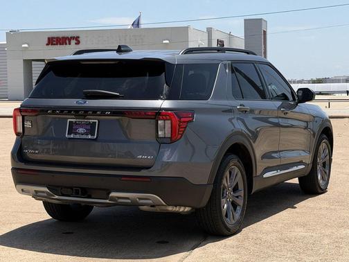 Carbonized Gray Metallic 2025 Ford Explorer Active