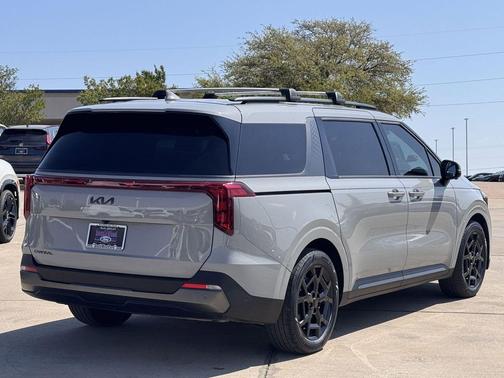 Ceramic Silver 2025 Kia Carnival SX