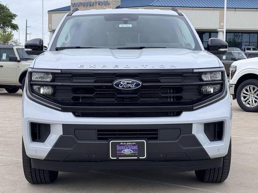 Space Silver Metallic 2026 Ford Expedition Active