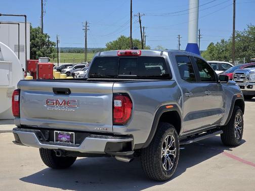 2024 GMC Canyon AT4
