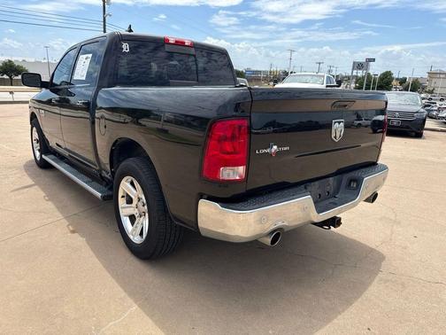 Brilliant Black Crystal Pearlcoat 2018 RAM 1500 Lone Star