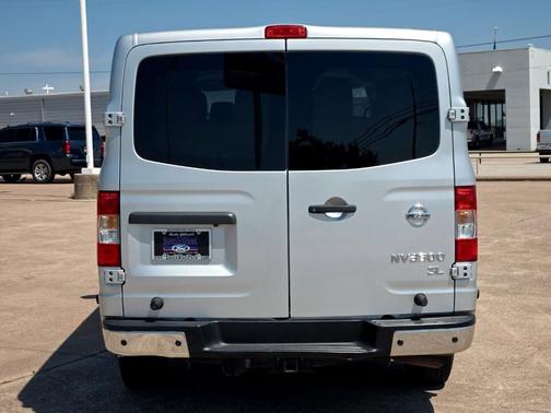 2018 Nissan NV Passenger NV3500 HD SL V8
