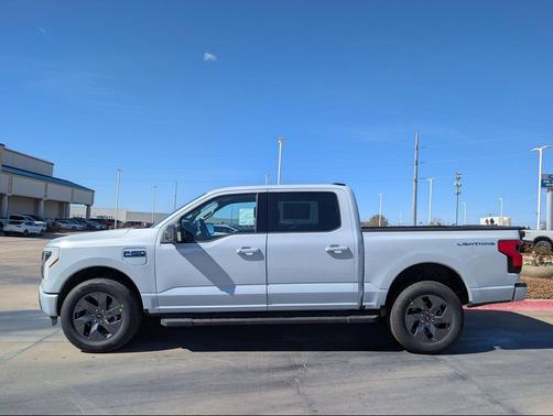 2025 Ford F-150 Lightning Flash