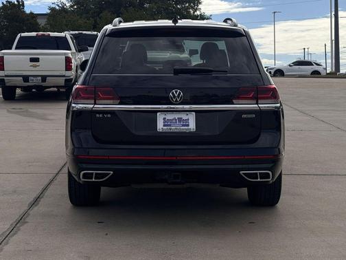 Deep Black 2021 Volkswagen Atlas 3.6L SE w/Technology