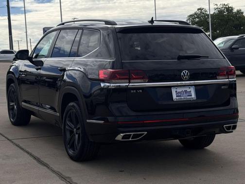 Deep Black 2021 Volkswagen Atlas 3.6L SE w/Technology