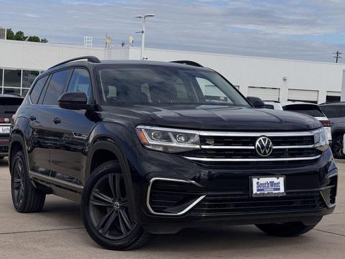 Deep Black 2021 Volkswagen Atlas 3.6L SE w/Technology