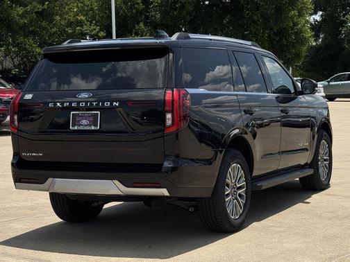 Agate Black Metallic 2026 Ford Expedition Platinum