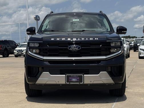 Agate Black Metallic 2026 Ford Expedition Platinum
