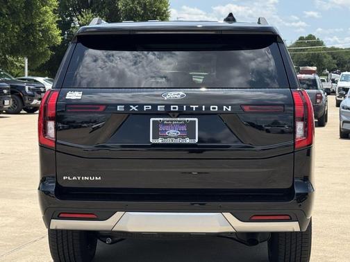Agate Black Metallic 2026 Ford Expedition Platinum