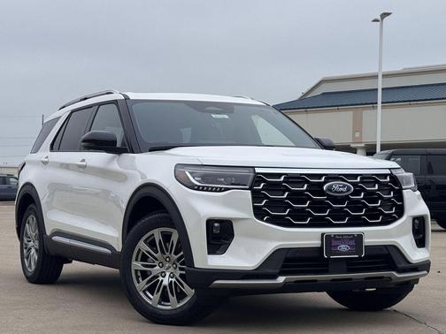 Star White Metallic Tri-Coat 2026 Ford Explorer Platinum