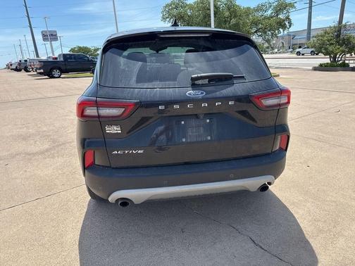 AGATE BLACK METALLIC 2023 Ford Escape Active