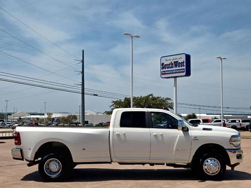 2024 RAM 3500 Laramie