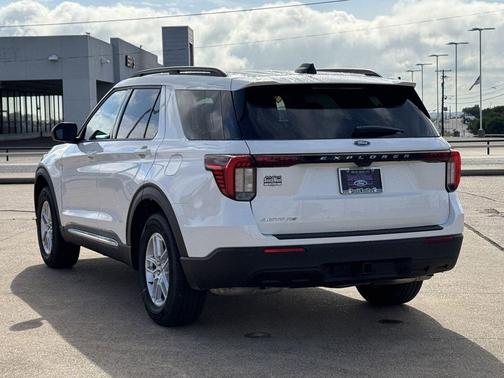 White Metallic 2025 Ford Explorer Active