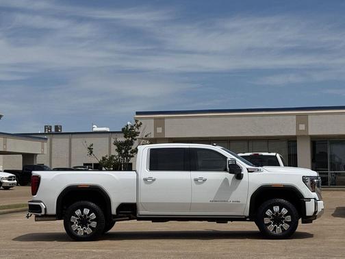 Summit White 2025 GMC Sierra 2500 Denali