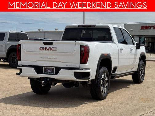 Summit White 2025 GMC Sierra 2500 Denali