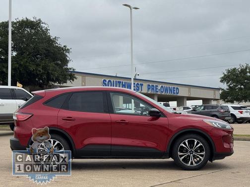 Rapid Red Metallic Tinted Clearcoat 2021 Ford Escape SE