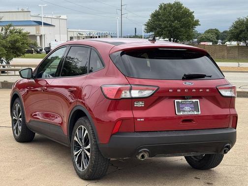 Rapid Red Metallic Tinted Clearcoat 2021 Ford Escape SE