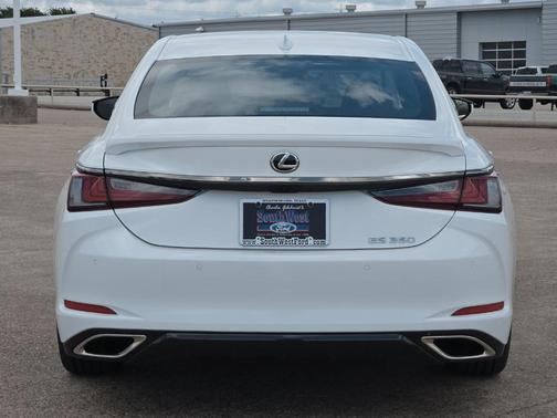 2024 Lexus ES 350 F SPORT Handling