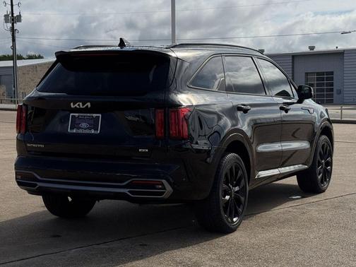 Ebony Black 2023 Kia Sorento SX