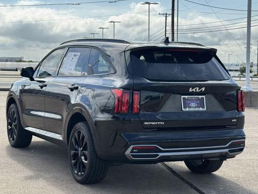 Ebony Black 2023 Kia Sorento SX