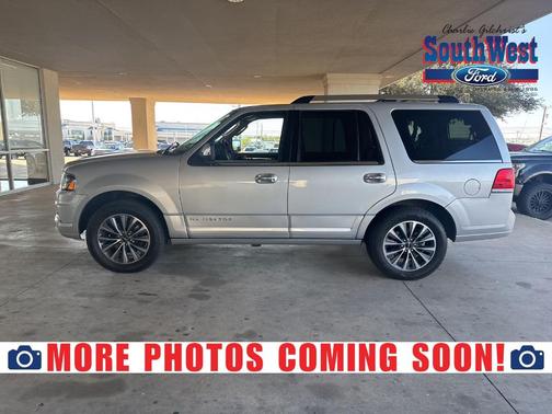 2015 Lincoln Navigator Base