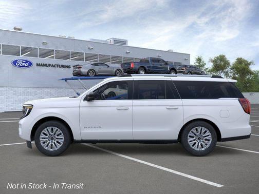 Star White Metallic Tri-Coat 2026 Ford Expedition Max Platinum