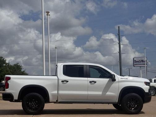 Summit White 2022 Chevrolet Silverado 1500 ZR2