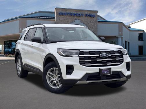 Star White Metallic Tri-Coat 2026 Ford Explorer Active