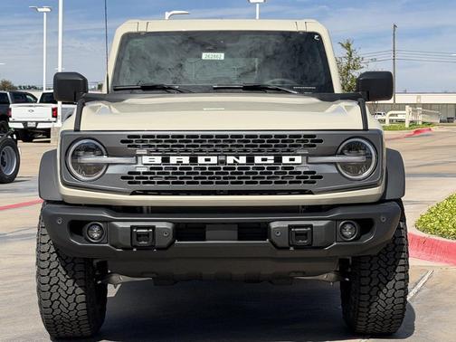 Desert Sand 2026 Ford Bronco Badlands