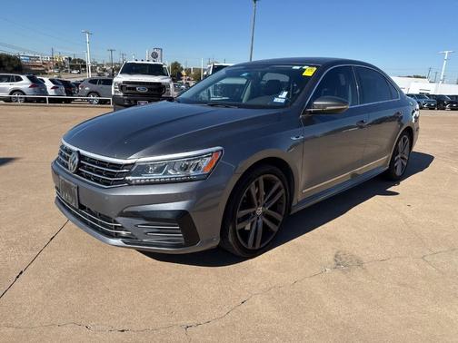 2017 Volkswagen Passat 1.8T R-Line