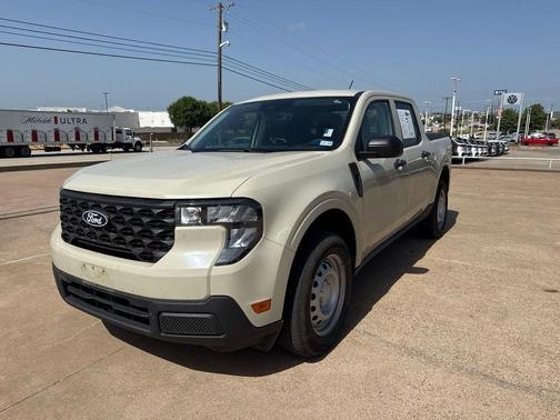 Desert Sand 2025 Ford Maverick XL