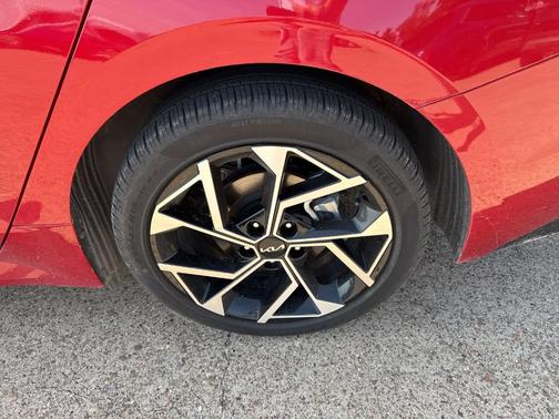 2025 Kia K5 EX