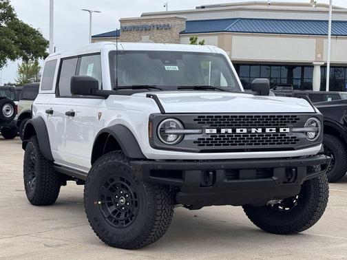 OXFORD WHITE 2026 Ford Bronco Badlands