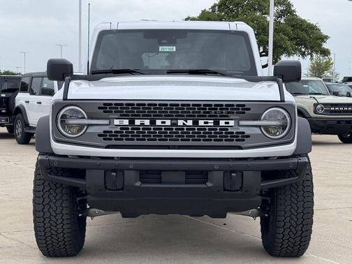 OXFORD WHITE 2026 Ford Bronco Badlands