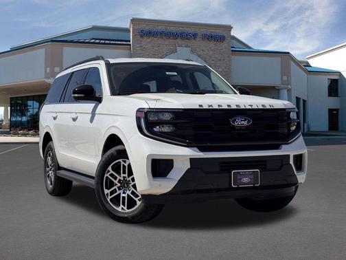 Star White Metallic Tri-Coat 2026 Ford Expedition Active