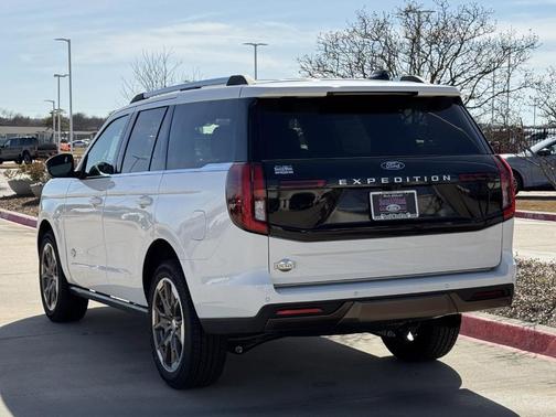 2026 Ford Expedition King Ranch