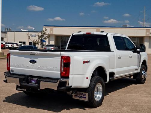 2025 Ford F-350 Lariat Super Duty