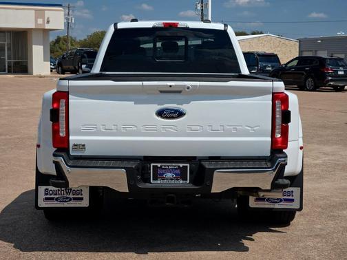 2025 Ford F-350 Lariat Super Duty