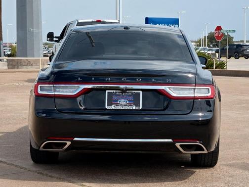 2017 Lincoln Continental Black Label