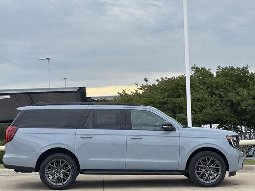 Glacier Gray Metallic Tri-Coat 2026 Ford Expedition Max Platinum