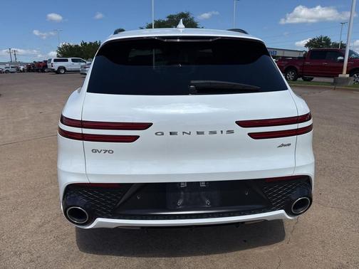 Alta White 2023 Genesis GV70 2.5T