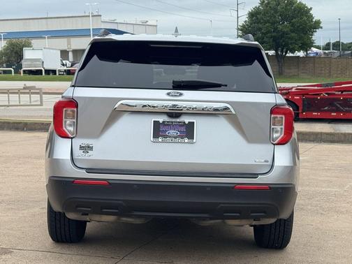 ICONIC SILVER METALLIC 2020 Ford Explorer XLT